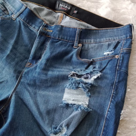 Torrid Bombshell Skinny Jeans size 22 - Picture 1 of 3